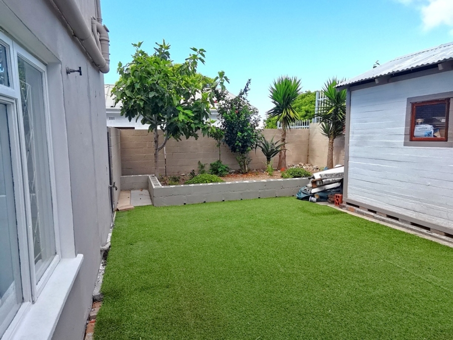 6 Bedroom Property for Sale in Onrus Western Cape